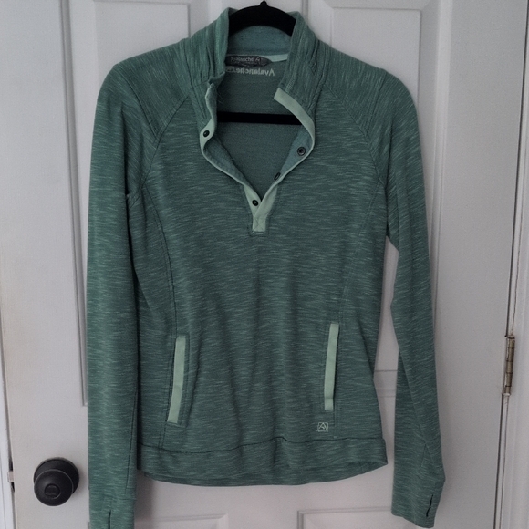 Avalanche Women's Mint Green Quarter-Zip Sweatshirt - Picture 1 of 3